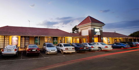 Nightcap At Sylvania Hotel - Internet Find 3