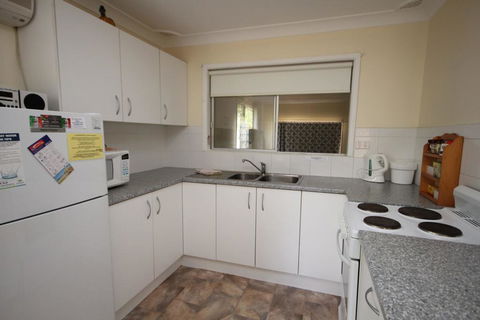 NORTH HAVEN SEA BREEZE - 9 David Campbell St , North Haven - Internet Find 0