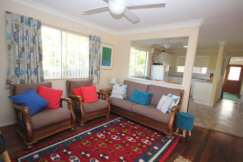 NORTH HAVEN SEA BREEZE - 9 David Campbell St , North Haven - Internet Find 3