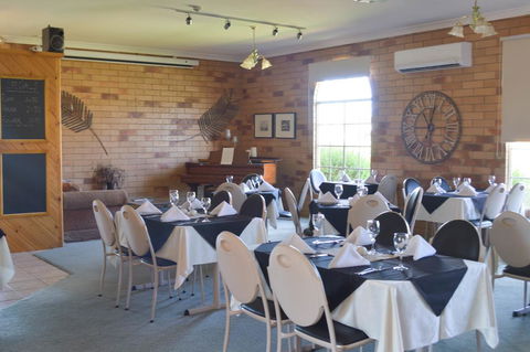 North Parkes Motel - Internet Find 2