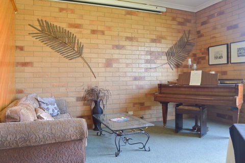 North Parkes Motel - Internet Find 1