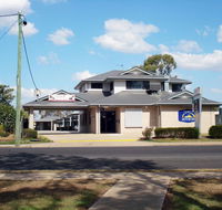 Oakey Motor Inn - Internet Find