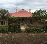 Oakwood Cottage - Internet Find