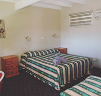 Oasis Motel - Internet Find
