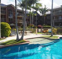 Oceanside Cove Holiday Apartments - Internet Find