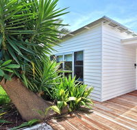 Palm Oasis - family friendly accommodation just a short walk to werri beach - Internet Find
