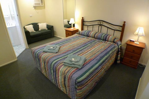 Parkhaven Motel - Internet Find 1
