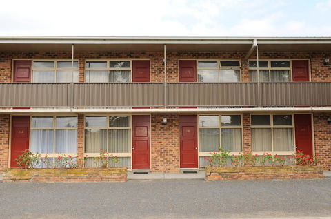 Peninsula Motor Inn - Internet Find 1