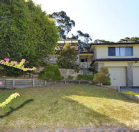 Pet Friendly Lentara St 10 - Fingal Bay - Internet Find