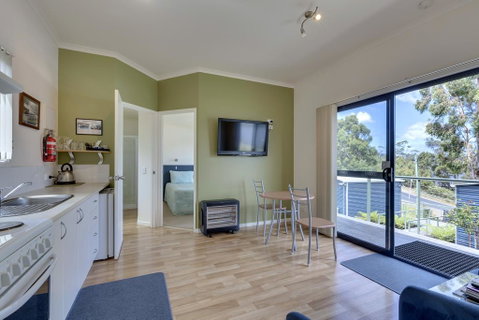 Port Huon Cottages - Internet Find 2