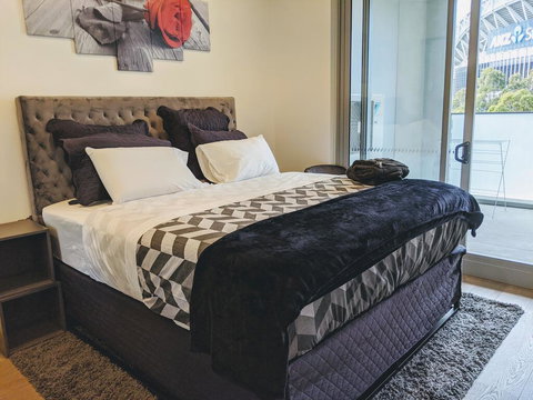 Presidential 3-bed 2-bath, Balcony, With Pool Included - Internet Find 2