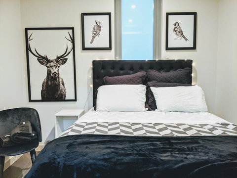 Presidential 3-bed 2-bath, Balcony, With Pool Included - Internet Find 3