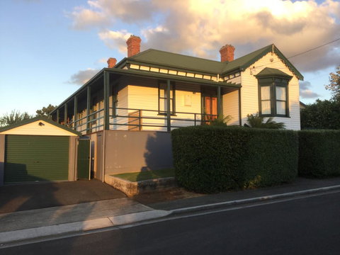 Pump Jack B&B - Internet Find 0