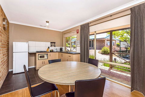 Quality Apartments Banksia Gardens - Internet Find 0