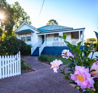 Queen Bee Cottage Milton - Internet Find