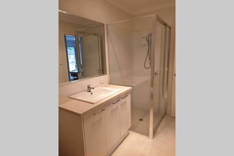 Quiet Apartment Walking Distance To Restaurants - Internet Find 2