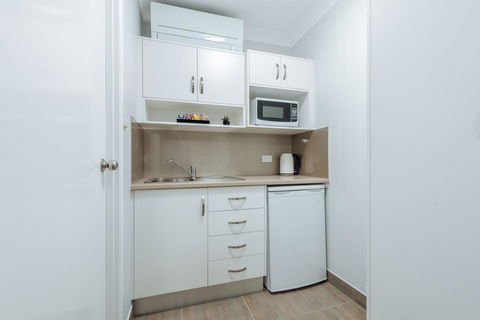 Raintree Motel Biloela - Internet Find 2