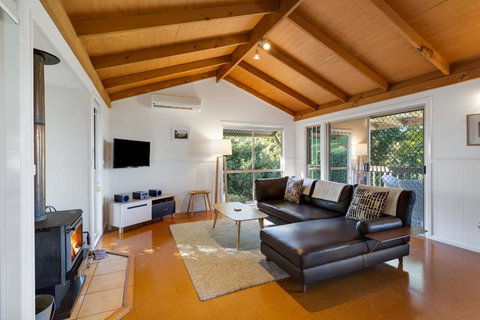 Ravensbourne Escape - Windsong - Internet Find 2