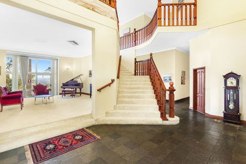 Razorback Holiday House With Incredible Views - Internet Find 1