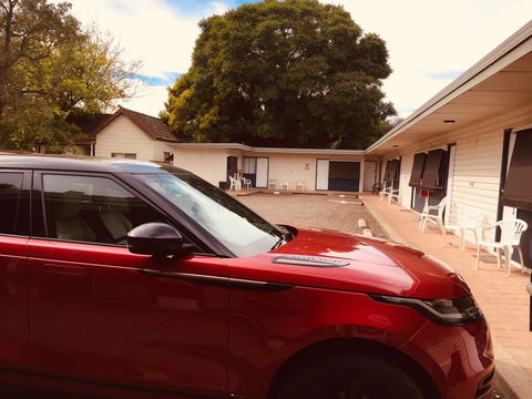 Red Cedar Motel - Internet Find 1
