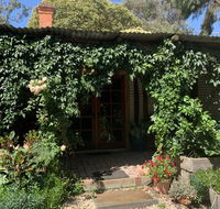 Red Hill Cottage - Internet Find
