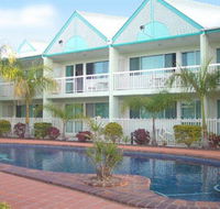 Reef Adventureland Motor Inn - Internet Find