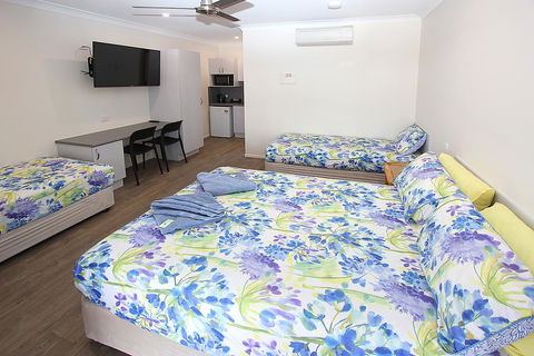 Reef Gardens Motel - Internet Find 3