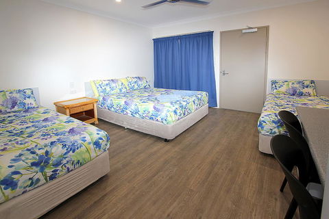 Reef Gardens Motel - Internet Find 0
