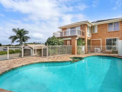 Relax And Chillax At Happi Dayz Retreat - Internet Find 0