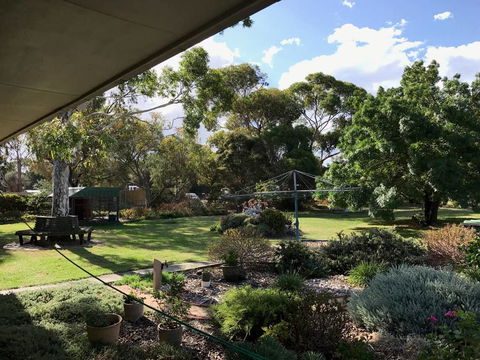 Relaxing Geelong Studio - Internet Find 1