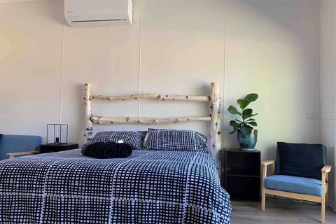 Relaxing Geelong Studio - Internet Find 2