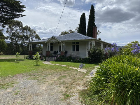 River Front Estate - Internet Find 0