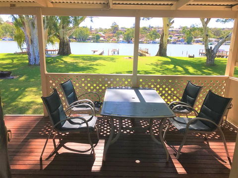 Riverfront Getaway - Mannum - Internet Find 1