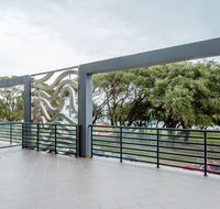 Rockingham Beachfront Apartment - Internet Find
