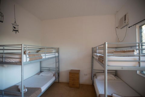 Roey Backpackers And Party Bar - Internet Find 2