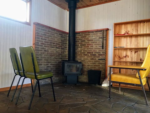 Romantic Getaway With Spa And Wifi - Pet Friendly - Internet Find 1