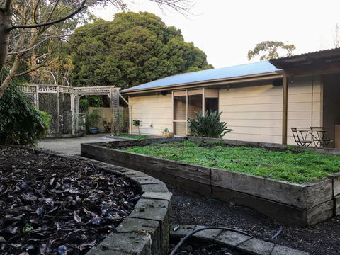 Romantic Getaway With Spa And Wifi - Pet Friendly - Internet Find 0