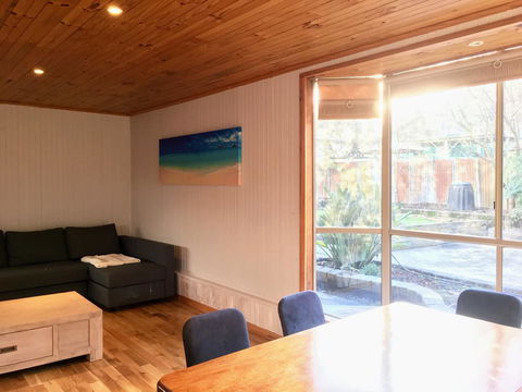 Romantic Getaway With Spa And Wifi - Pet Friendly - Internet Find 2