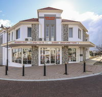 Rose Hotel Clarkson - Internet Find