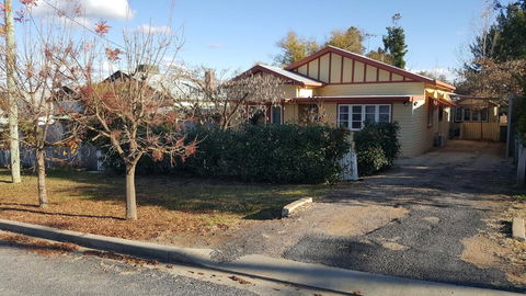 Rosslyn Cottages - Internet Find 1