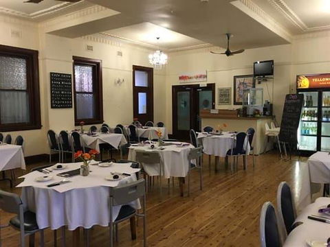 Royal Hotel Condobolin - Internet Find 2