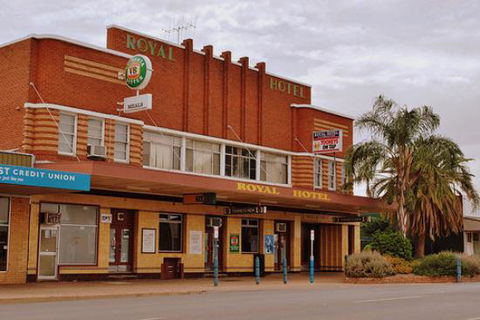 Royal Hotel Condobolin - Internet Find 0