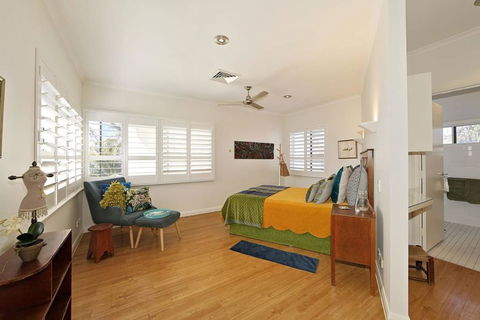 Royle Palms Beach Front Villa - Internet Find 3