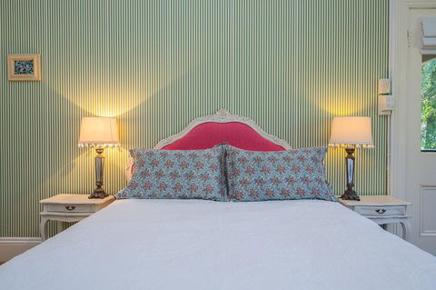 Russley Rural Retreat - Internet Find 0