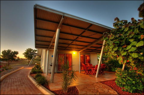 Samson Beach Chalets - Internet Find 0