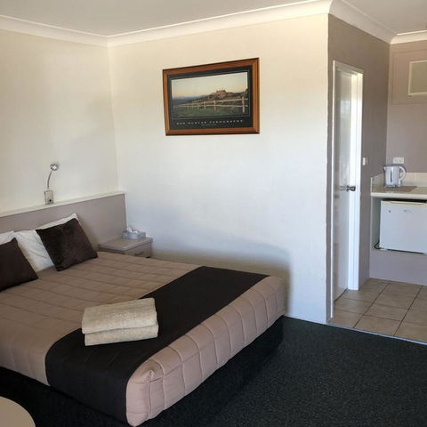 Sapphire City Motor Inn - Internet Find 3