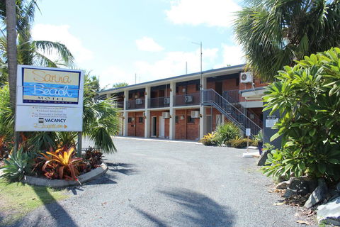 Sarina Beach Motel - Internet Find 2