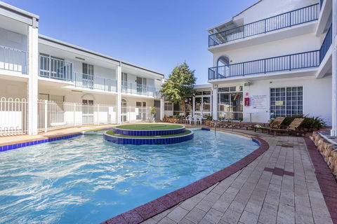 Scarborough Seaside Apartment 217 - Internet Find 2
