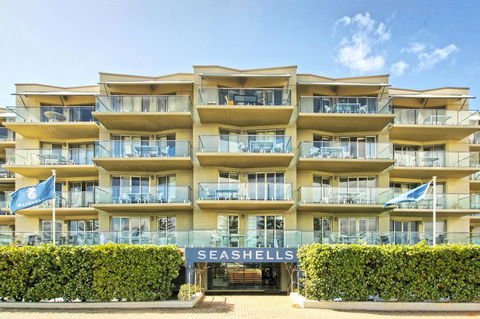 Sea Breeze Luxury Holiday Apartment - Internet Find 0