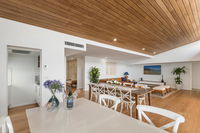 Sea la Vie 2 Luxury Apartment in Coffs Harbour Jetty with pool views and walking distance to the beach